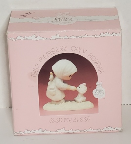 1987 Members Only Figurine - Feed My Sheep